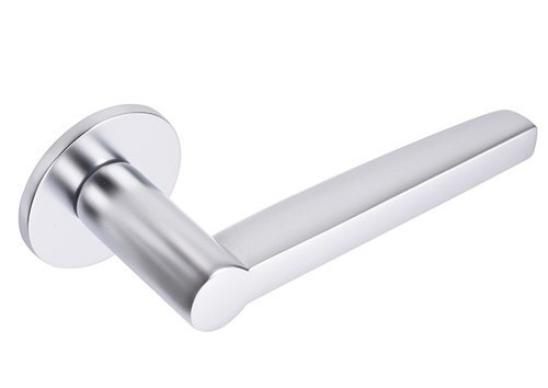 OVENPAINIKE ABLOY 3/007 TUNNE KROMATTU MESSINKI (vahvistusjousella, 40-60mm ovelle)  